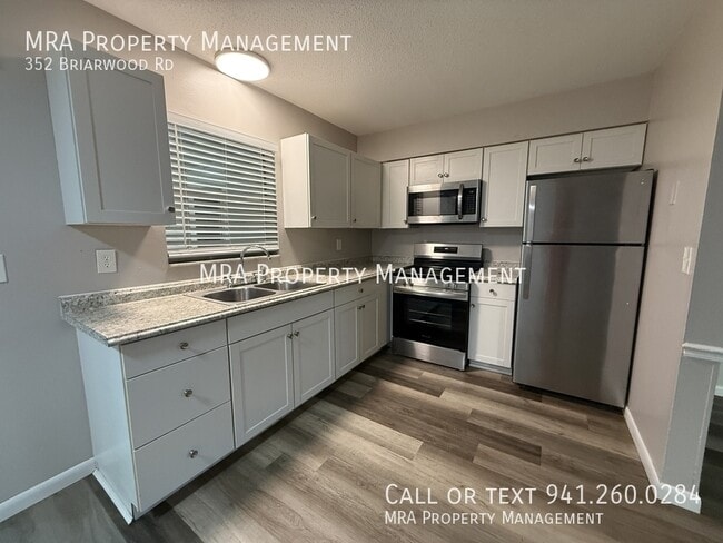 Photo - 352 Briarwood Rd