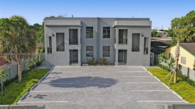 Photo - 440 E 16th St Unidad 436