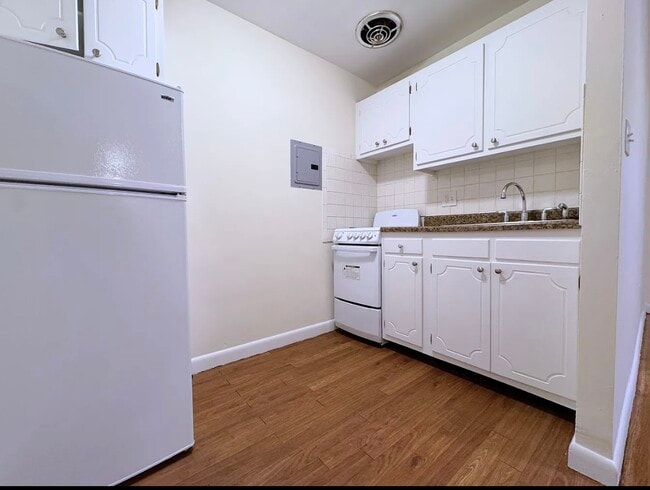 Photo - 1400 Commonwealth Ave Apartamentos