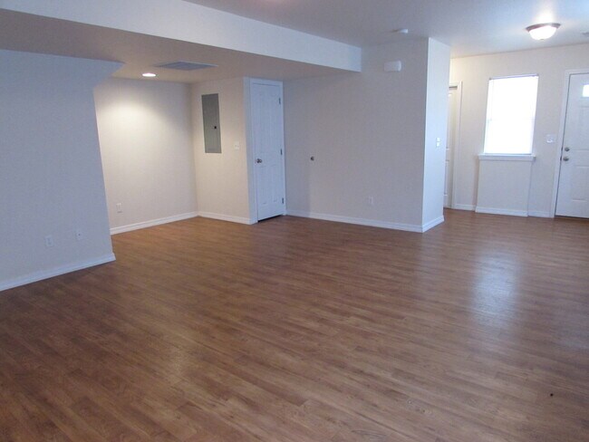 Photo - 6525-MF1-E2 Unidad 115