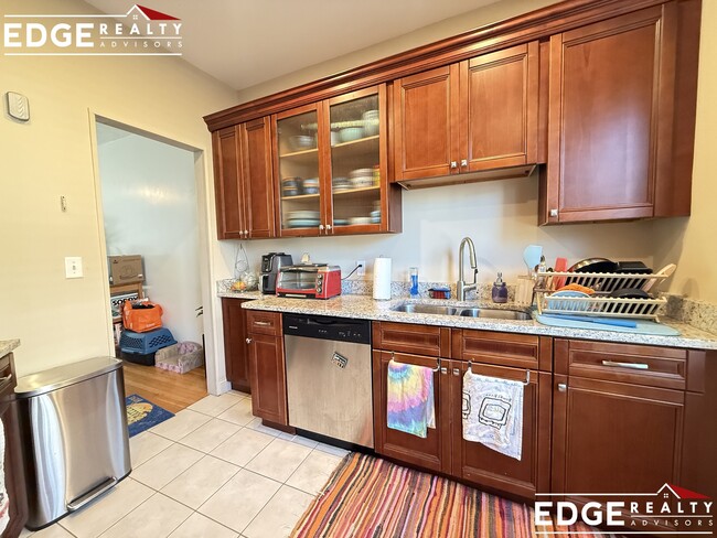 Photo - 138 Sutherland Rd Unit 1