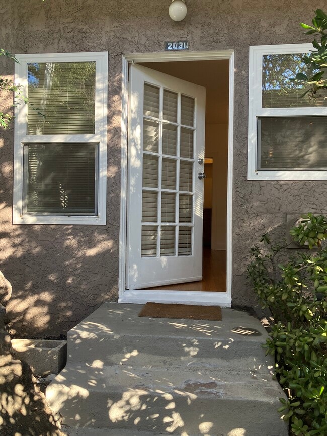 Photo - 2035 N Vista del Mar Ave Unidad 35 3/4