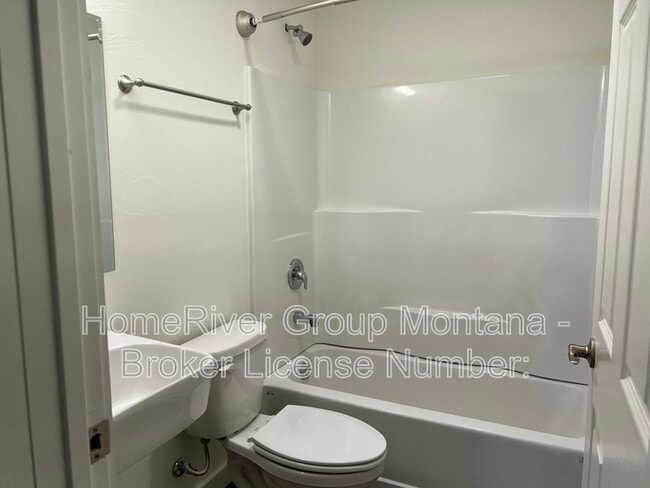 Photo - 508 S 3rd St W