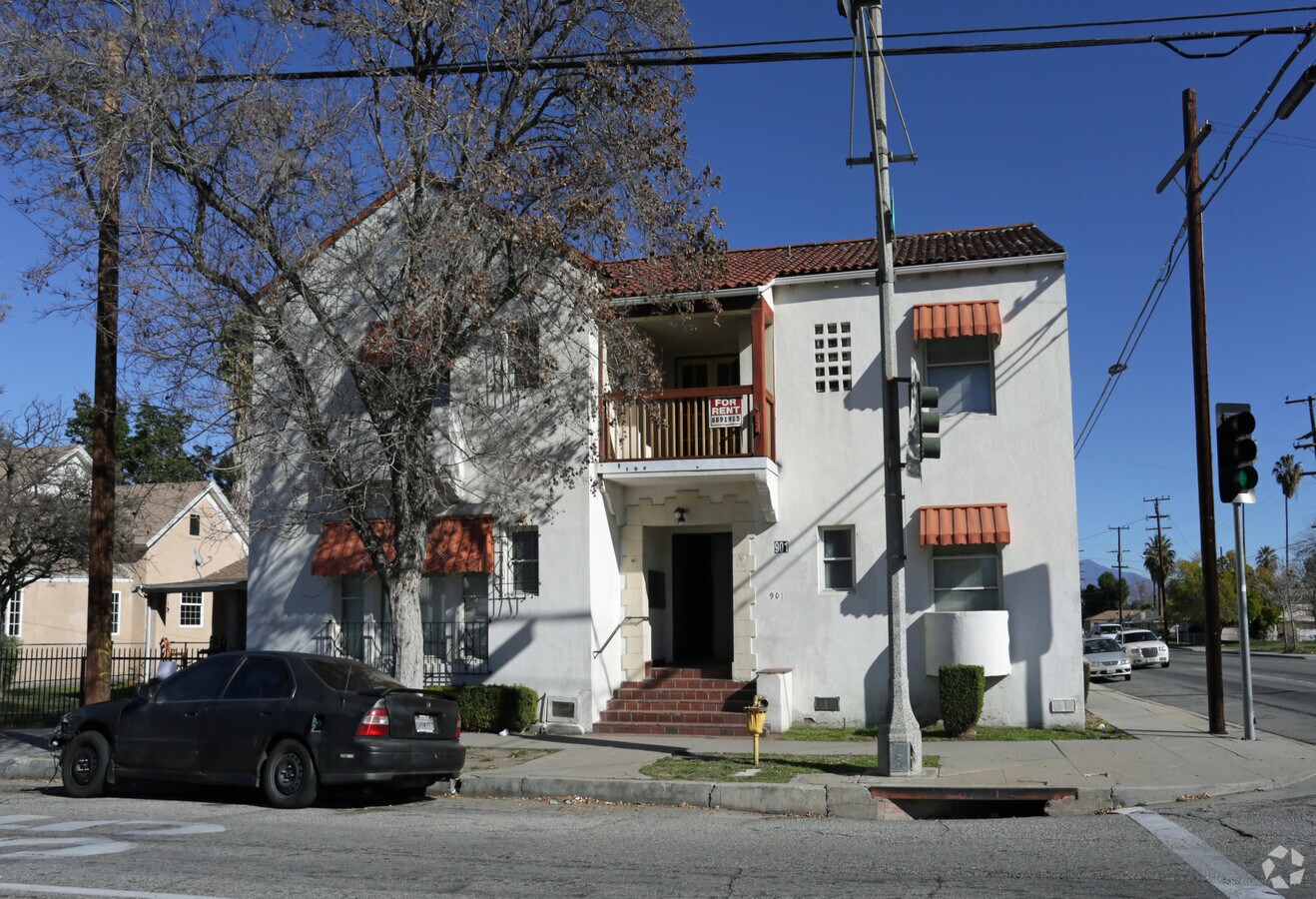 901 N Arrowhead Ave - 901 N Arrowhead Ave