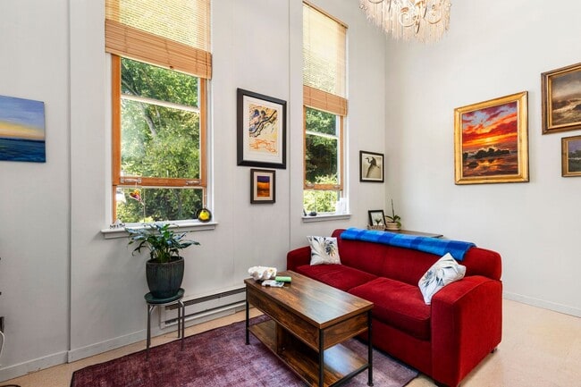Photo - Charming Studio Condo For Rent Downtown Po...