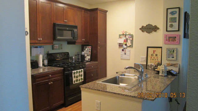 Kitchen with granite counter tops - 1238 Scholarship Unidad Scholarship Rental