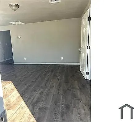 Photo - 212 W Blacklidge Dr