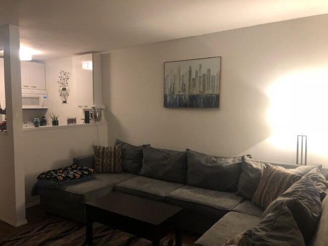 petite Living Room - 1089 River Rd Unit #1