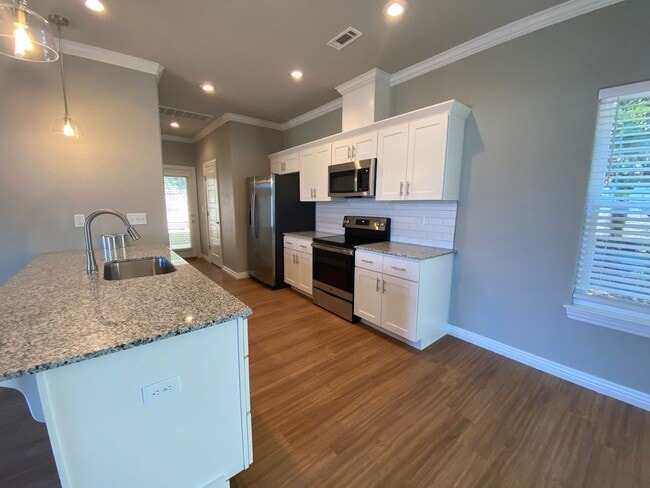 Photo - 2021 N Penelope Ln