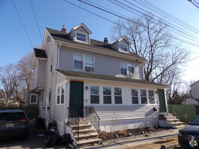 Building Photo - 13 Walnut St Rental