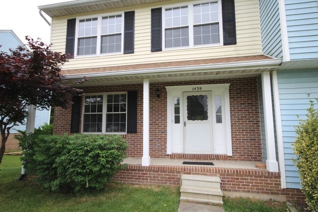 Photo - *Available Now* Upgraded End Unit Townhome...