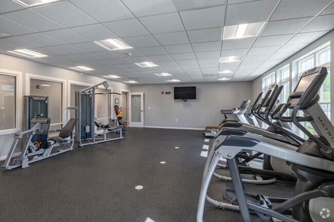 Gimnasio - Oakwood Hills Apartments