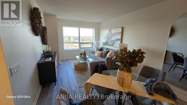 Photo - 61 Heintzman St Unit 1510
