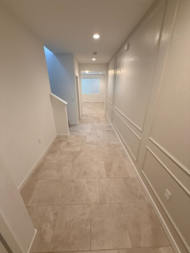 Photo - 392 Talus Way S