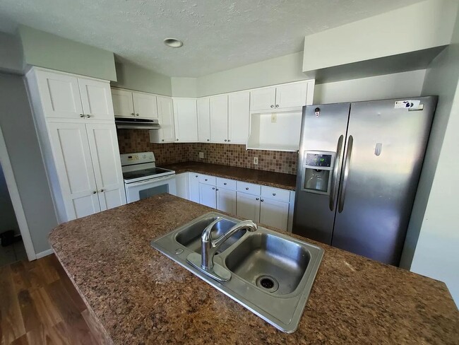 Photo - Single Family Home in Desirable Kentwood