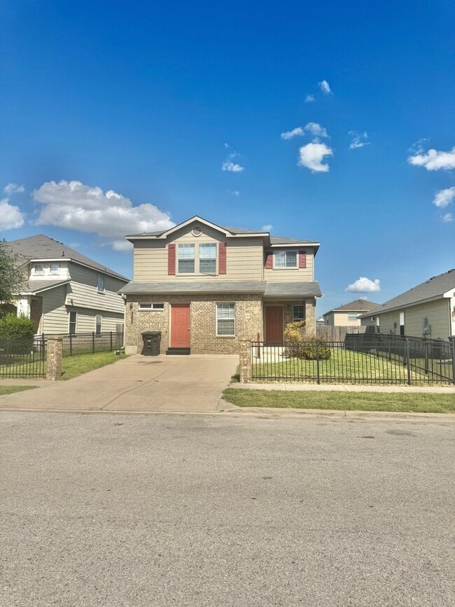 Spacious 5-Bedroom Home with In-Law Suite ... - Spacious 5-Bedroom Home with In-Law Suite ...