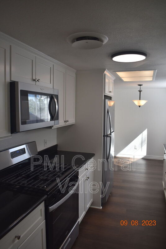 Photo - 280 Prado Way