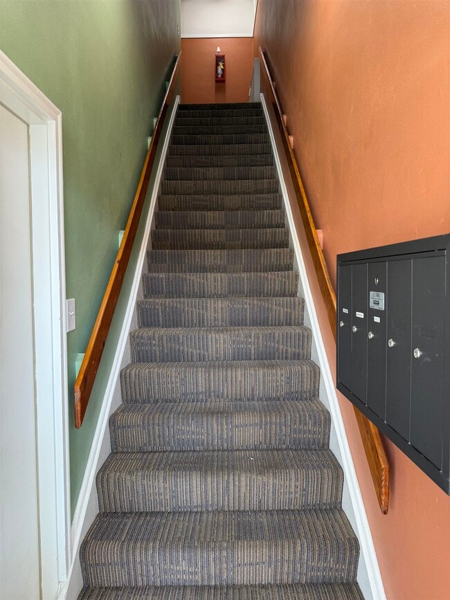 Building Photo - 109 S Main St Unit 10