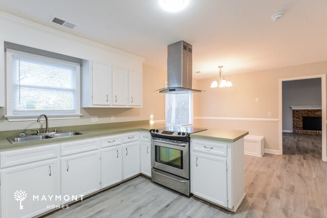 Photo - 135 Silvermill Rd