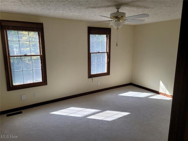 Building Photo - 4466 Forest Brooke Ct N