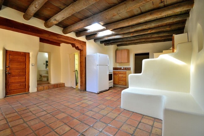 Photo - 142 Duran St