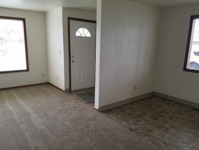 Photo - 2415-2425-2425 Wooddale Ave NE