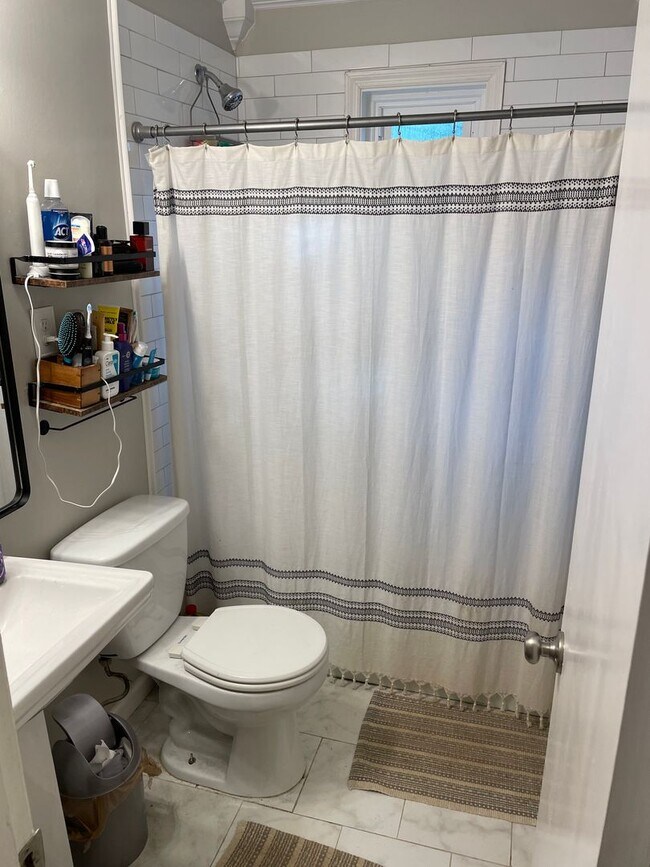 3BD/2BA Home located in Colonial Acres! Rental House Rental in