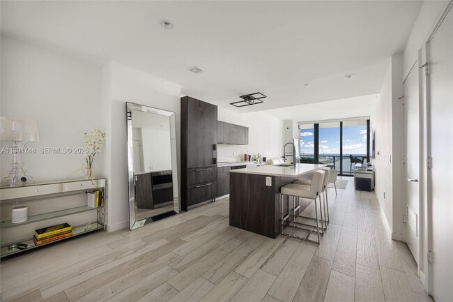 Building Photo - 480 NE 31st St Unit 4404