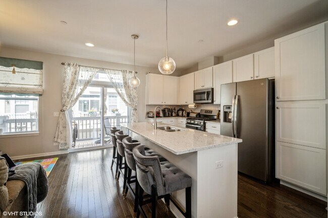 Photo - Lexington Circle West