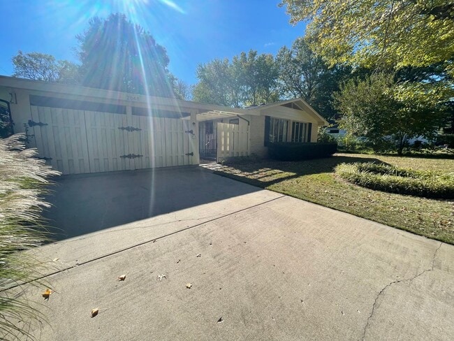 Photo - Beautiful 3 bedroom 2 bath home located in Southern Hills Subdivision