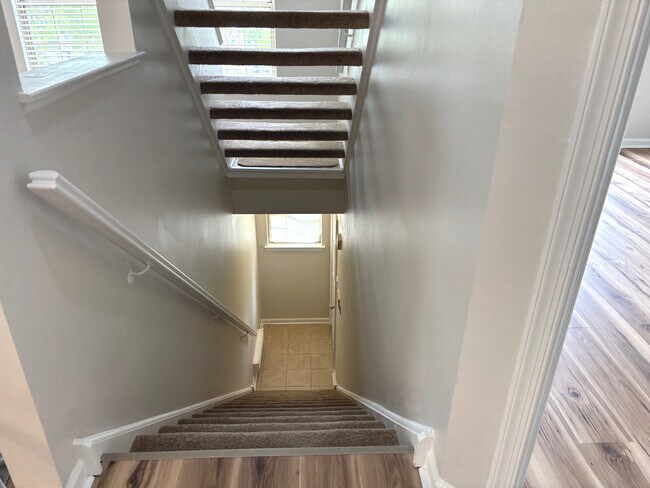 Photo - 106 Remington Ct