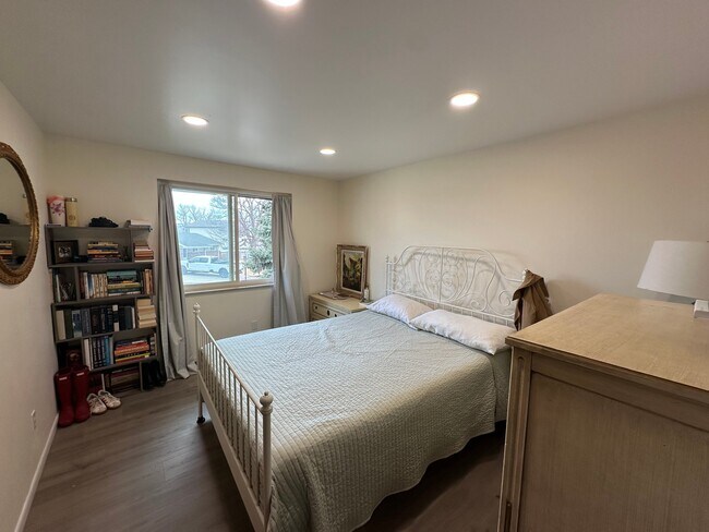 Building Photo - 5451 Kilmer St