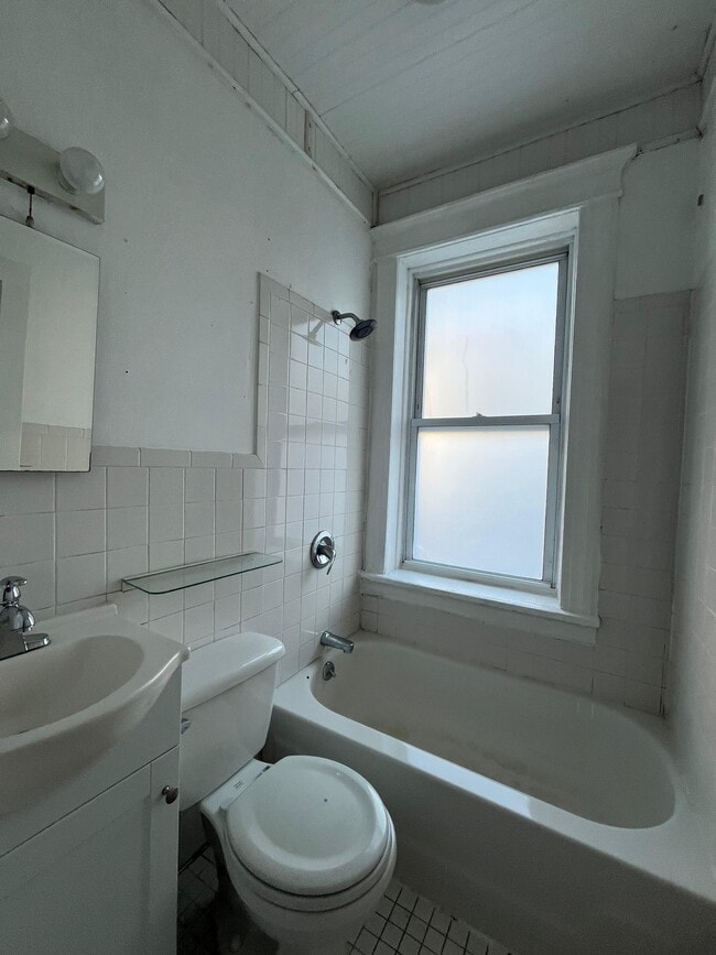 Photo - 487 Kennedy Blvd Unit 1