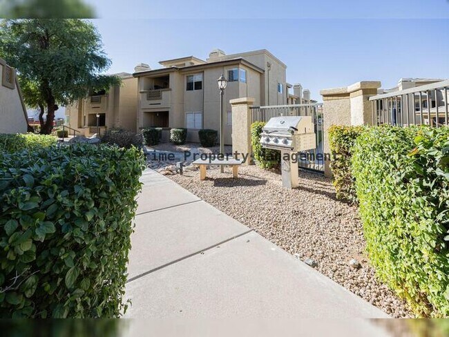 Photo - 1880 E Morten Ave Unidad 206