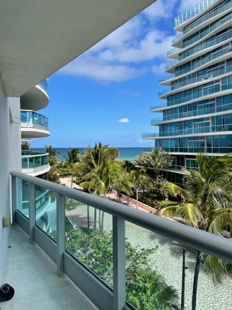 9401 Collins Ave Unit 402