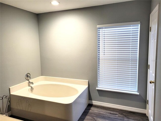 Photo - 5326 Woodridge Ln