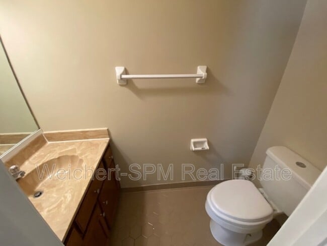 Photo - 2245 Easton Dr