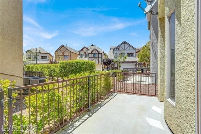 Building Photo - 9225 Dalmahoy Pl