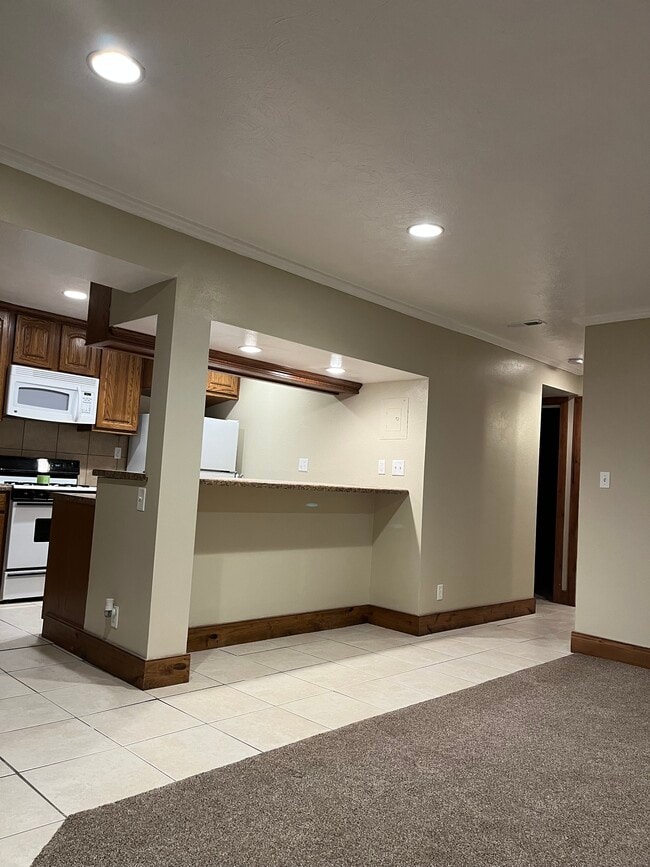 Building Photo - 435 E Creekside Cir Unit #B Rental