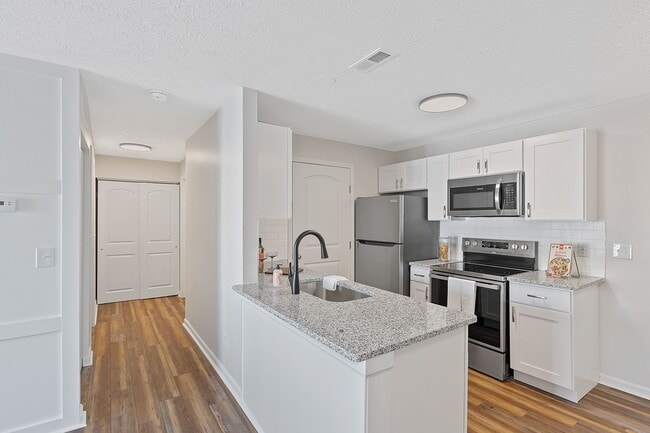 Photo - Bridgewater Crossing