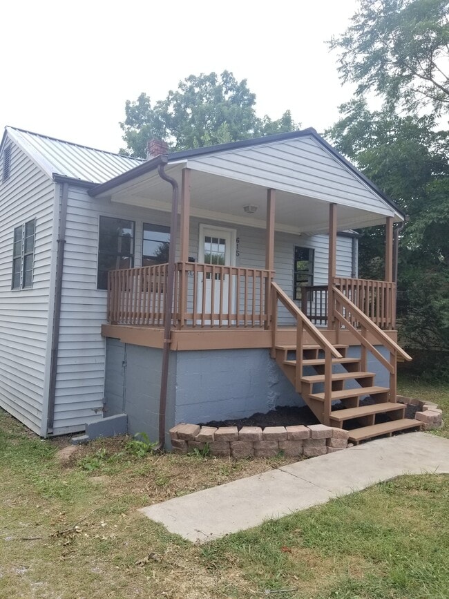 Photo - 615 Hamilton St
