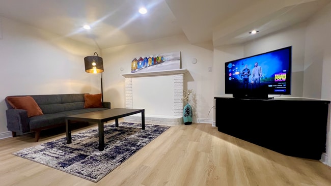 Building Photo - 2 Lytton Blvd