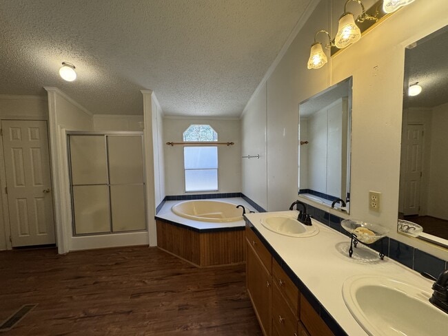 Photo - 477 Henrys Country Rd