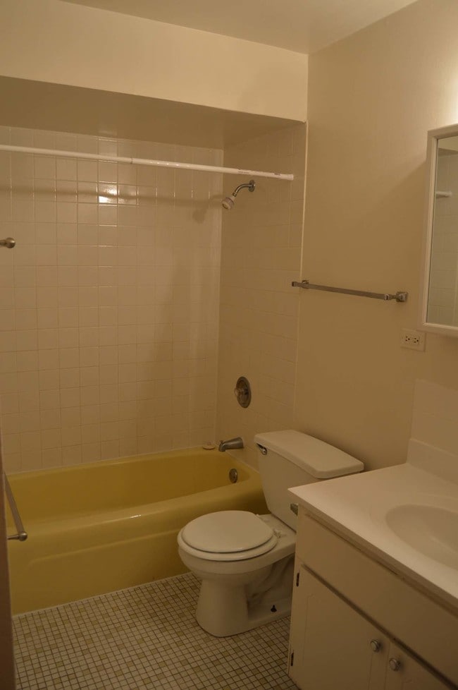 Manchester Court Apartments For Rent in Oak Forest, IL