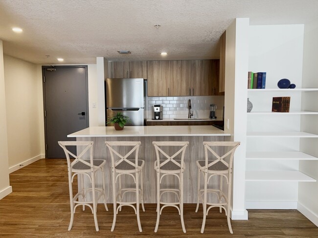 Biscayne Gardens  Apartments