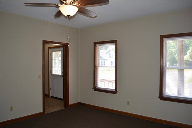 Photo - 100 Springfield St
