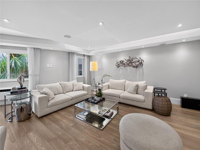 10190 Collins Ave Unidad 204