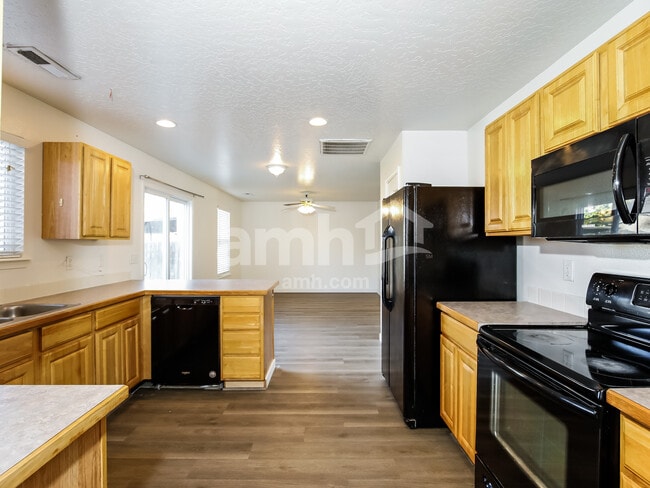 Photo - 12930 Hayes St