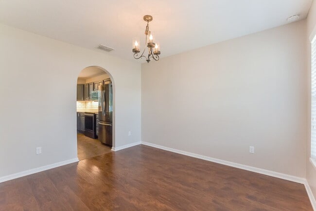 Photo - 7545 Sloewood Dr