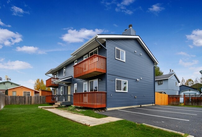 Building Photo - 1220 Balfour Dr Unit 3